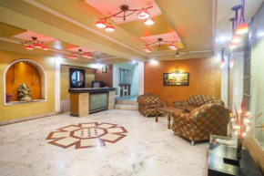 Hotel Airlines, Hall Bazar